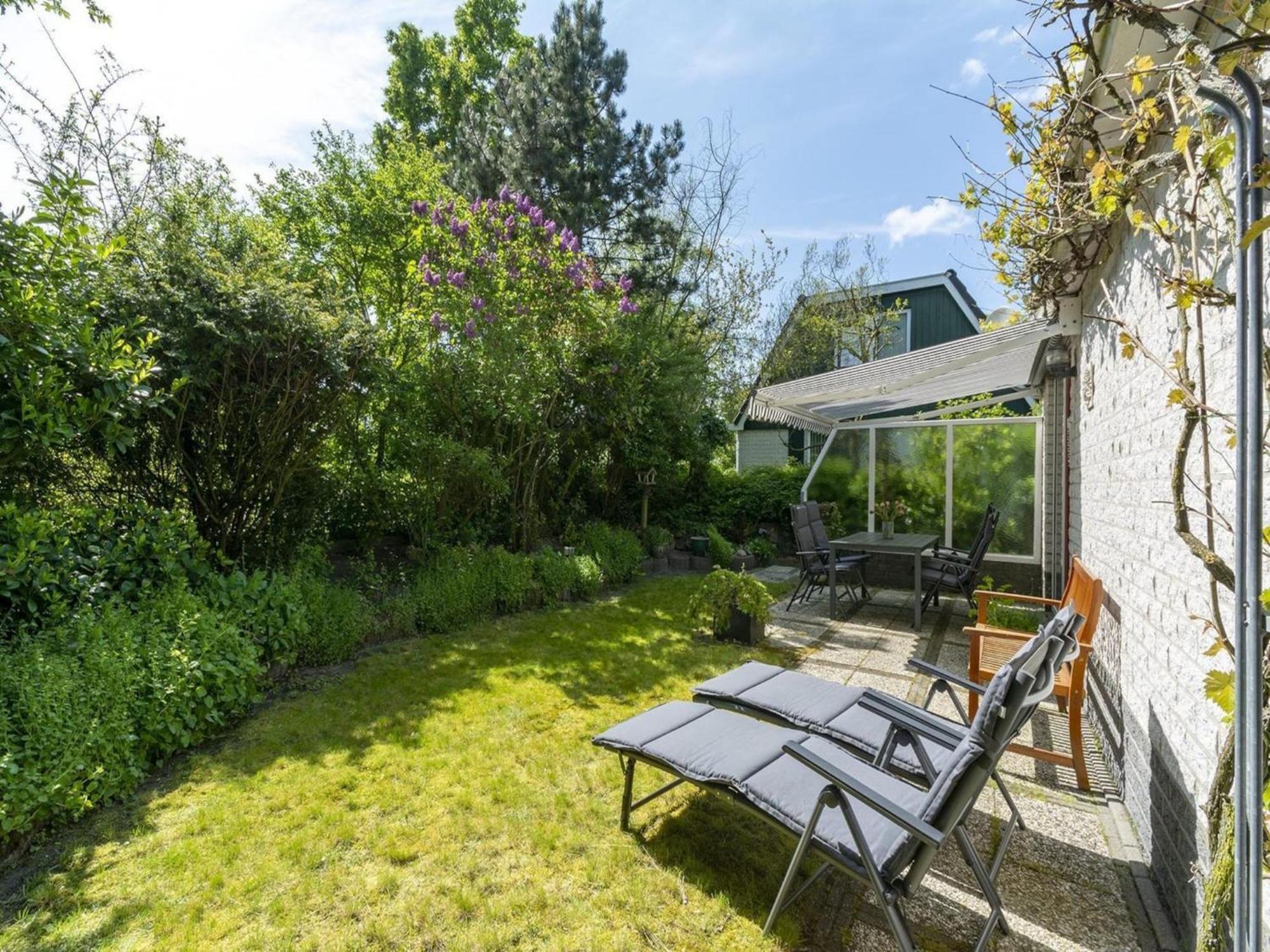 Cozy Holiday Home With Pool Sint Maartensvlotbrug Екстер'єр фото